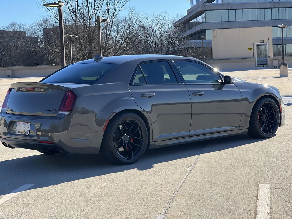 2017 Chrysler 300 (2005-2023) - Image 16 of 31