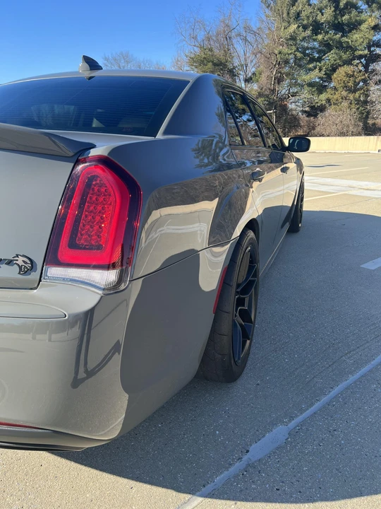 2017 Chrysler 300 (2005-2023) - Image 25 of 31
