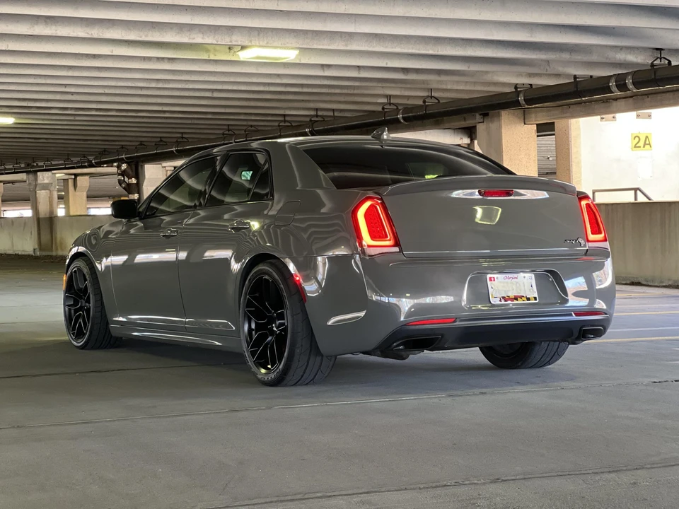 2017 Chrysler 300 (2005-2023) - Image 14 of 31