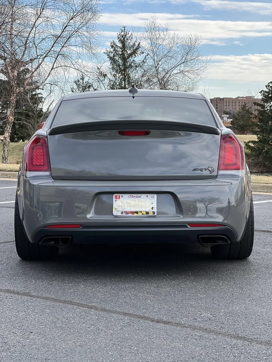 2017 Chrysler 300 (2005-2023) - Image 7 of 31