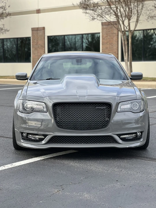 2017 Chrysler 300 (2005-2023) - Image 3 of 31