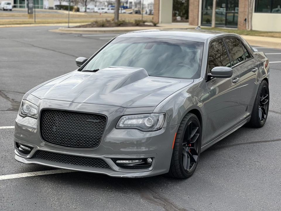 2017 Chrysler 300 (2005-2023) - Image 4 of 31