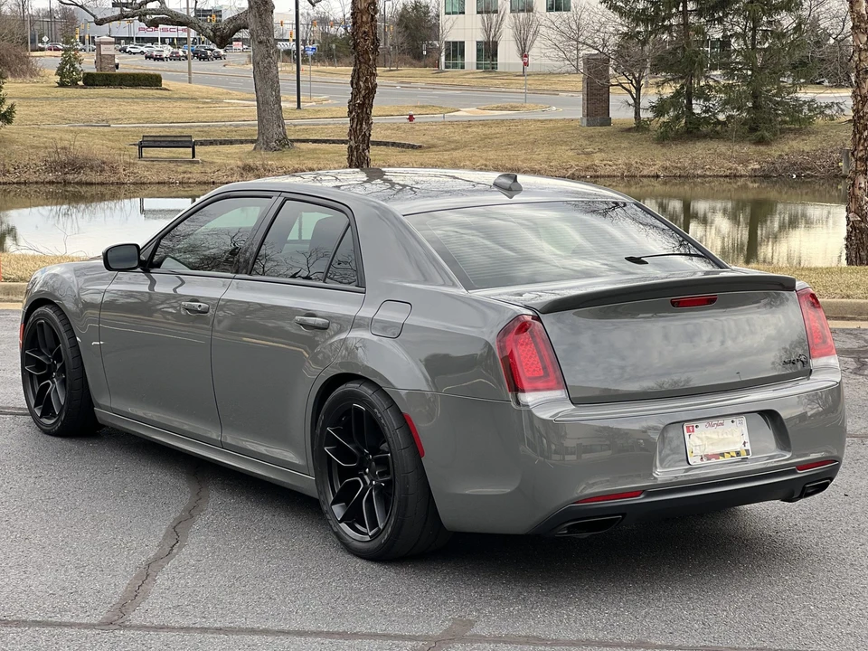 2017 Chrysler 300 (2005-2023) - Image 6 of 31