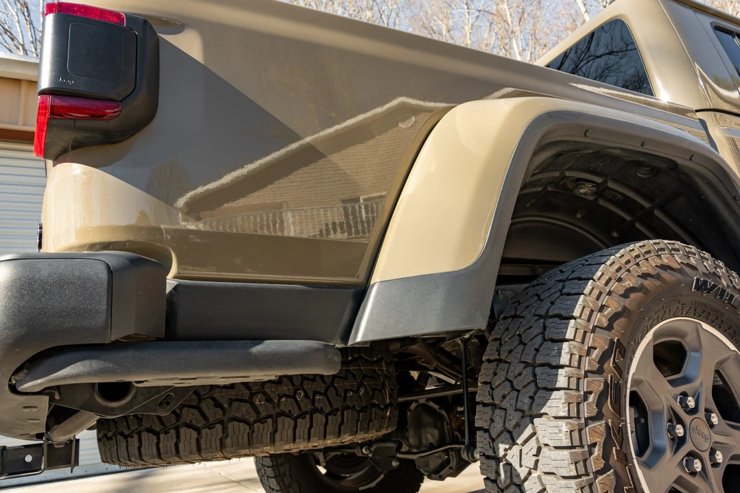 2020 Jeep JT Gladiator - Image 18 of 31