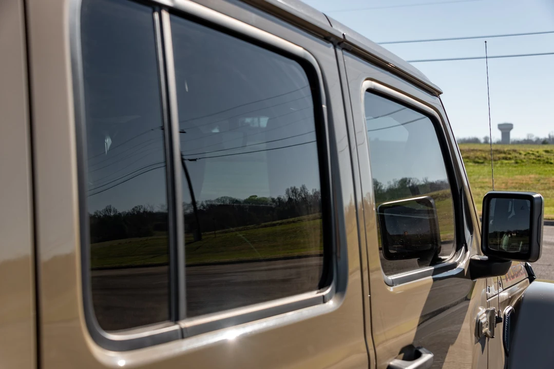 2020 Jeep JT Gladiator - Image 28 of 31