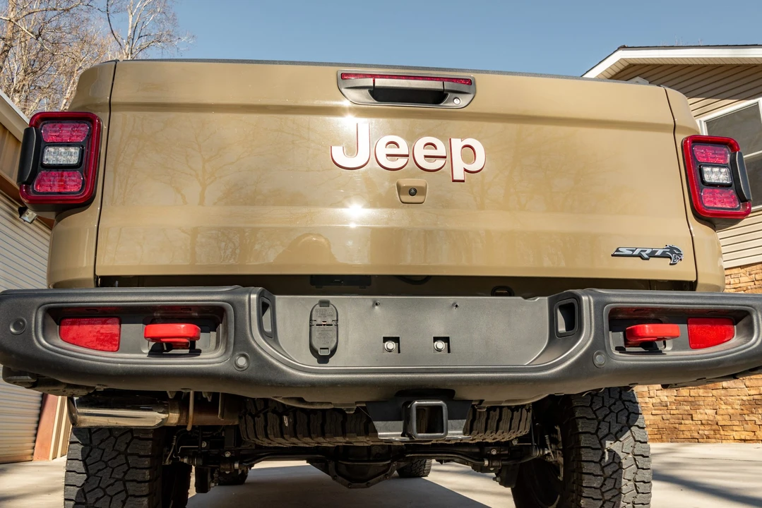 2020 Jeep JT Gladiator - Image 19 of 31