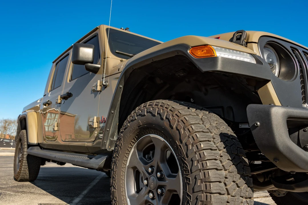 2020 Jeep JT Gladiator - Image 16 of 31