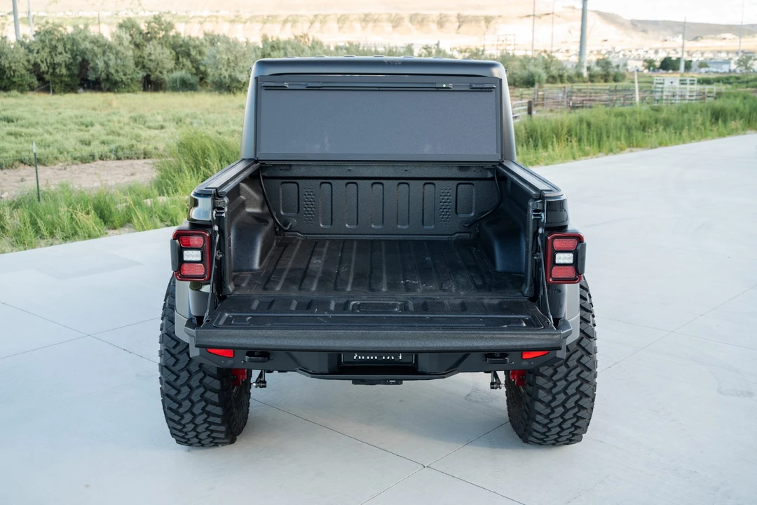 2023 Jeep JT Gladiator - Image 8 of 31