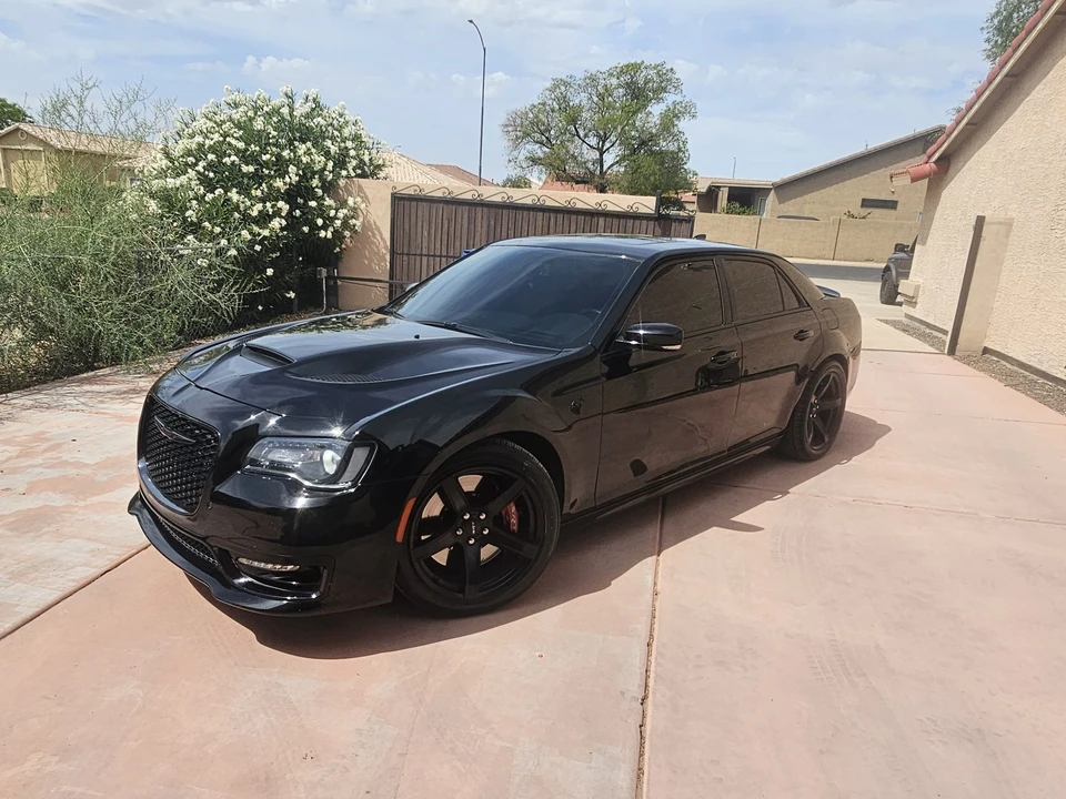2020 Chrysler 300 (2005-2023) - Image 2 of 31