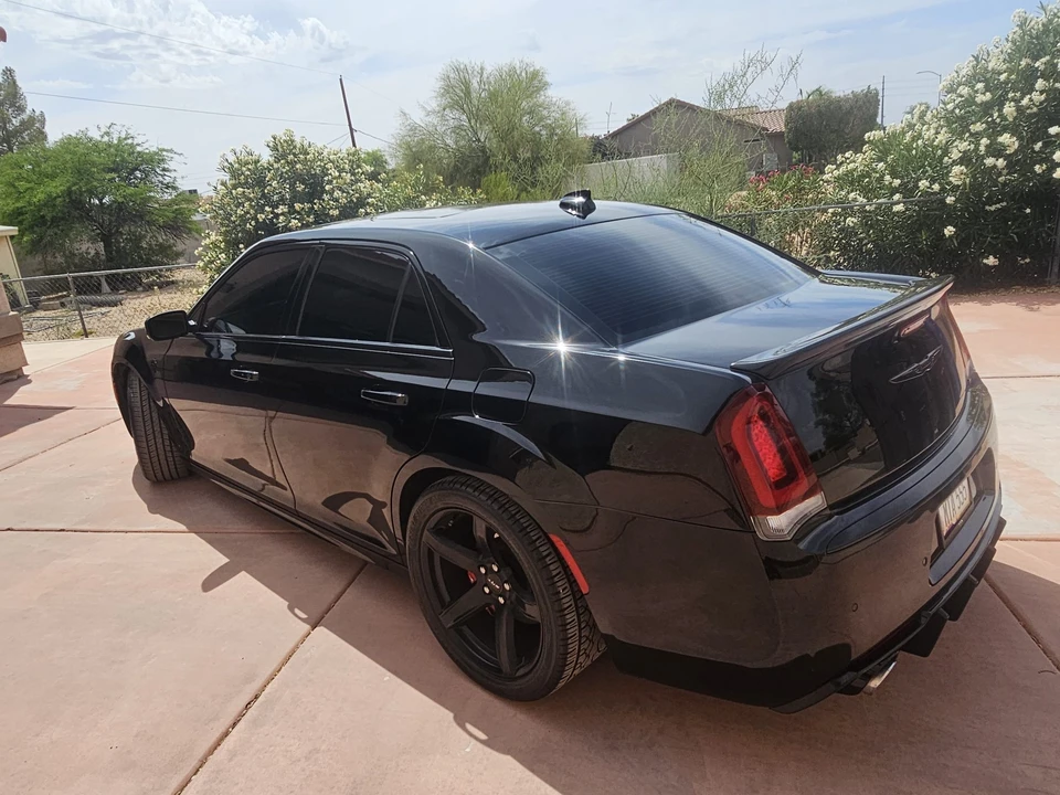 2020 Chrysler 300 (2005-2023) - Image 8 of 31