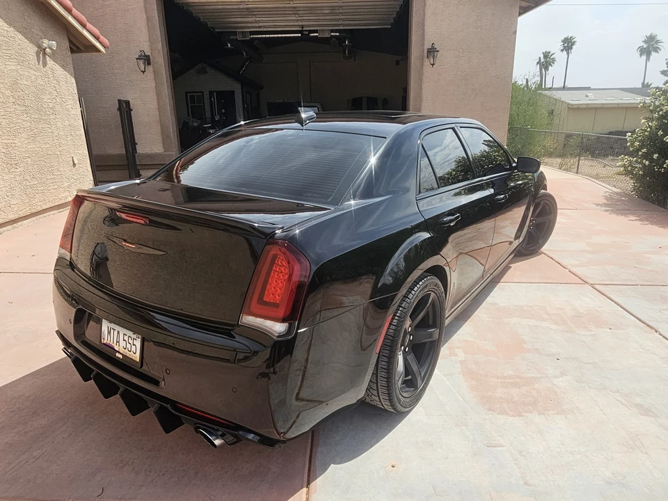 2020 Chrysler 300 (2005-2023) - Image 6 of 31
