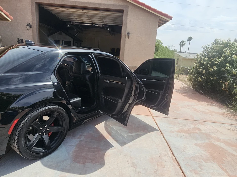 2020 Chrysler 300 (2005-2023) - Image 11 of 31