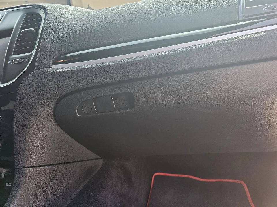 2020 Chrysler 300 (2005-2023) - Image 28 of 31
