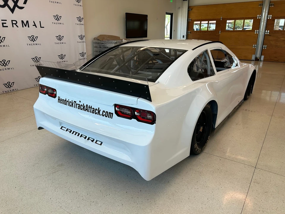 Chevrolet Camaro 6th Gen - Image 5 of 31