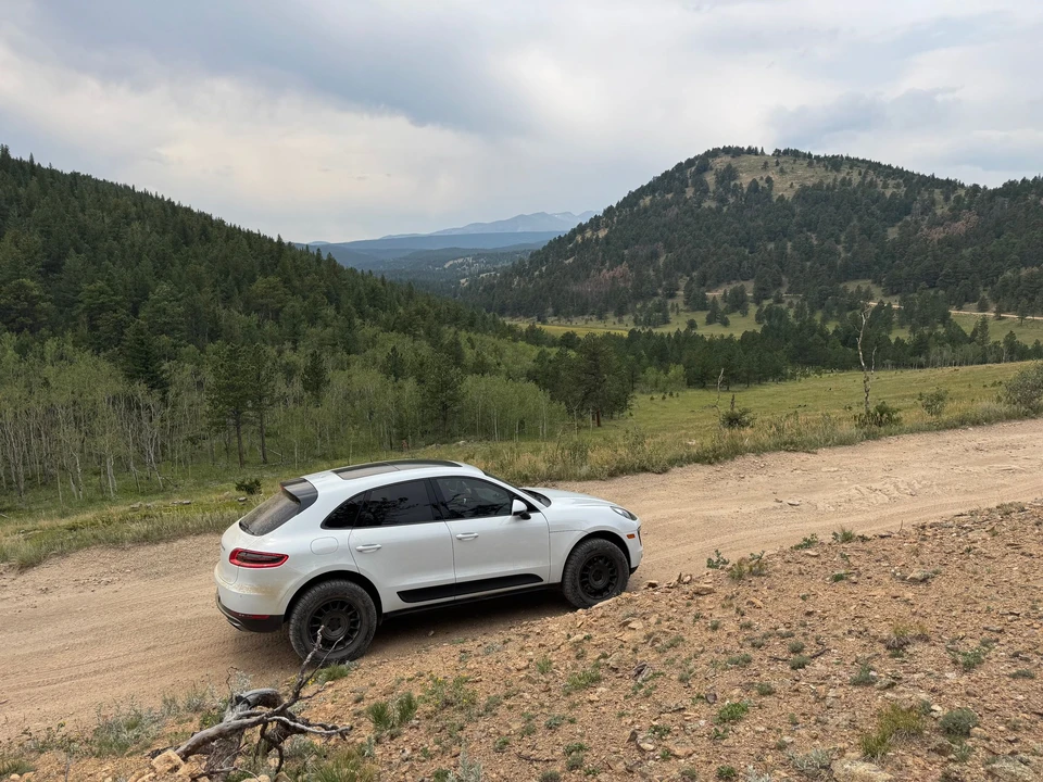 2017 Porsche Macan - Image 5 of 6