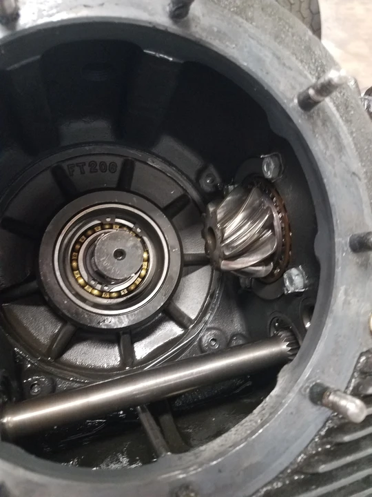 Parts & Memorabilia Gearboxes - Image 21 of 31
