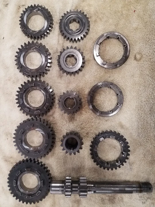 Parts & Memorabilia Gearboxes - Image 27 of 31