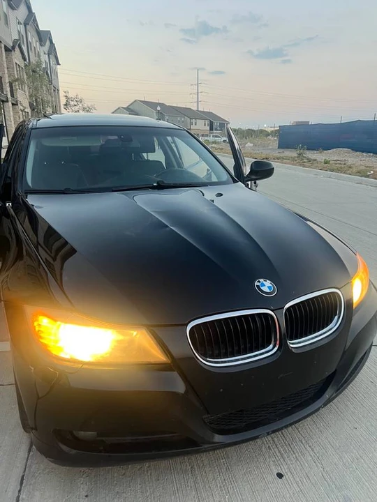2009 BMW E90 3 Series Sedan - Image 3 of 8