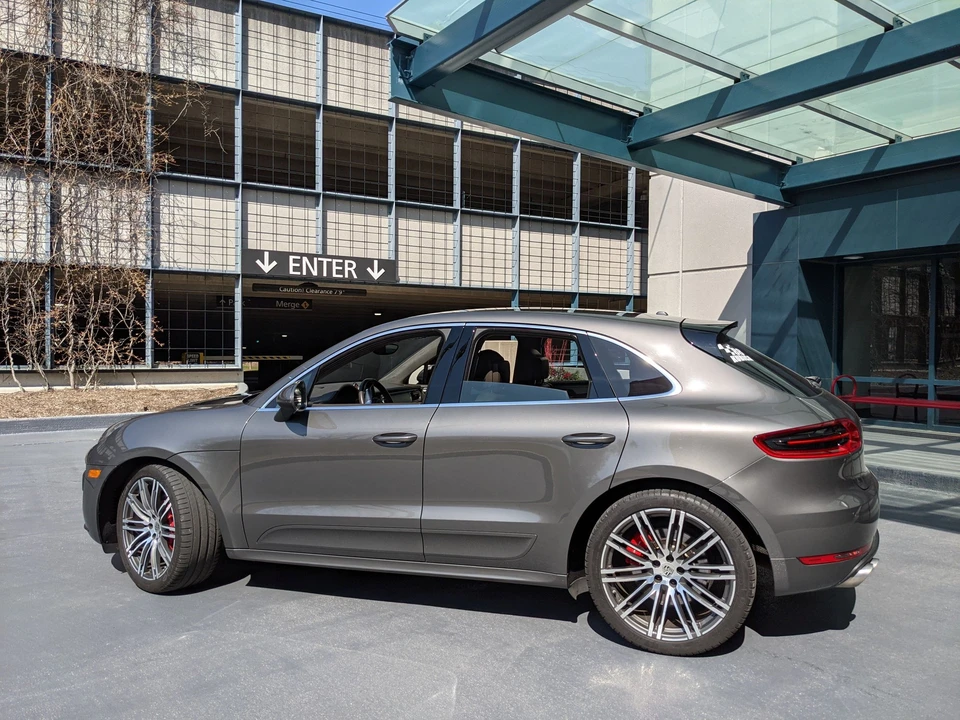 2015 Porsche Macan Turbo - Image 4 of 17