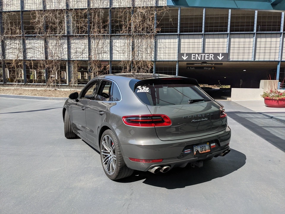 2015 Porsche Macan Turbo - Image 5 of 17