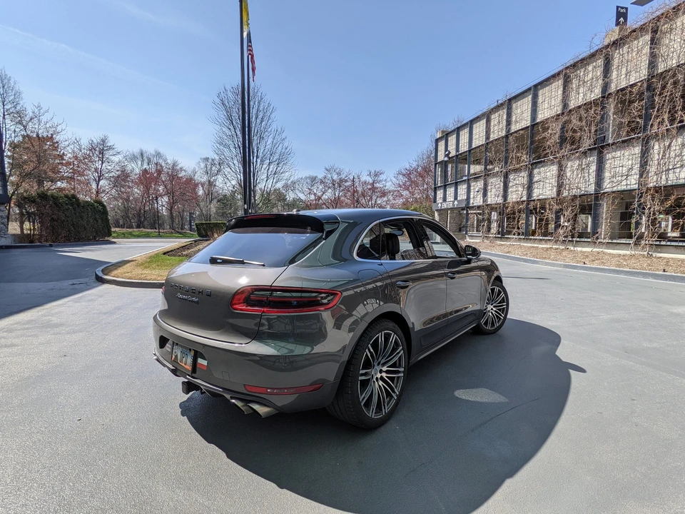 2015 Porsche Macan Turbo - Image 8 of 17