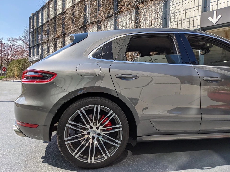 2015 Porsche Macan Turbo - Image 12 of 17