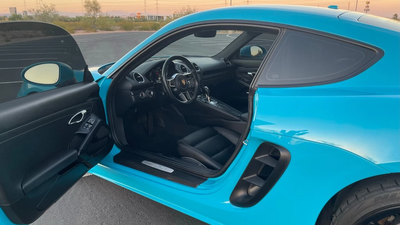 2017 Porsche 718 Cayman - Image 16 of 31