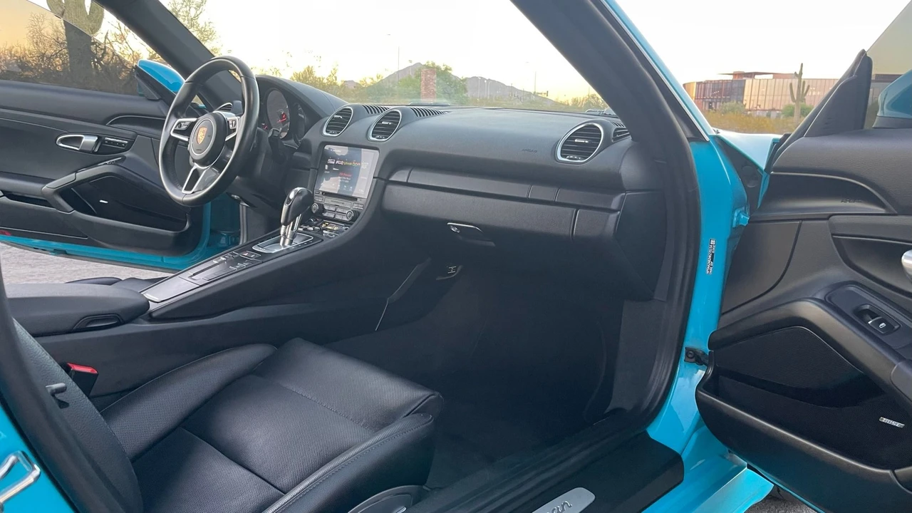 2017 Porsche 718 Cayman - Image 18 of 31