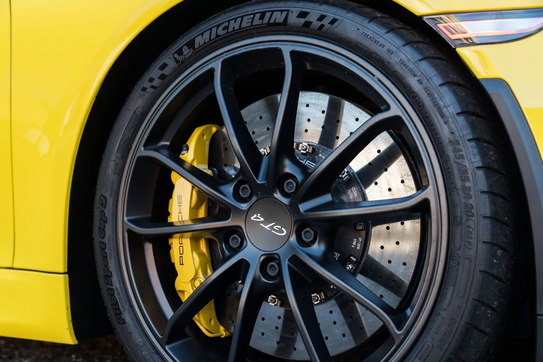 2016 Porsche 981 Cayman GT4 - Image 7 of 13