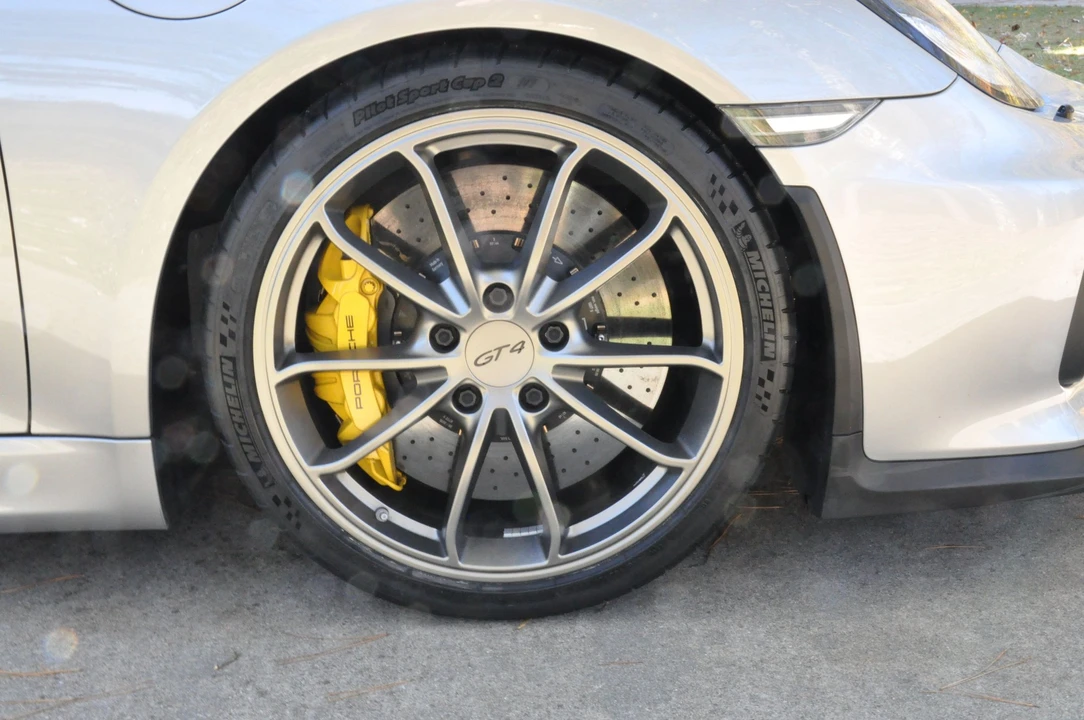 2016 Porsche 981 Cayman GT4 - Image 8 of 14