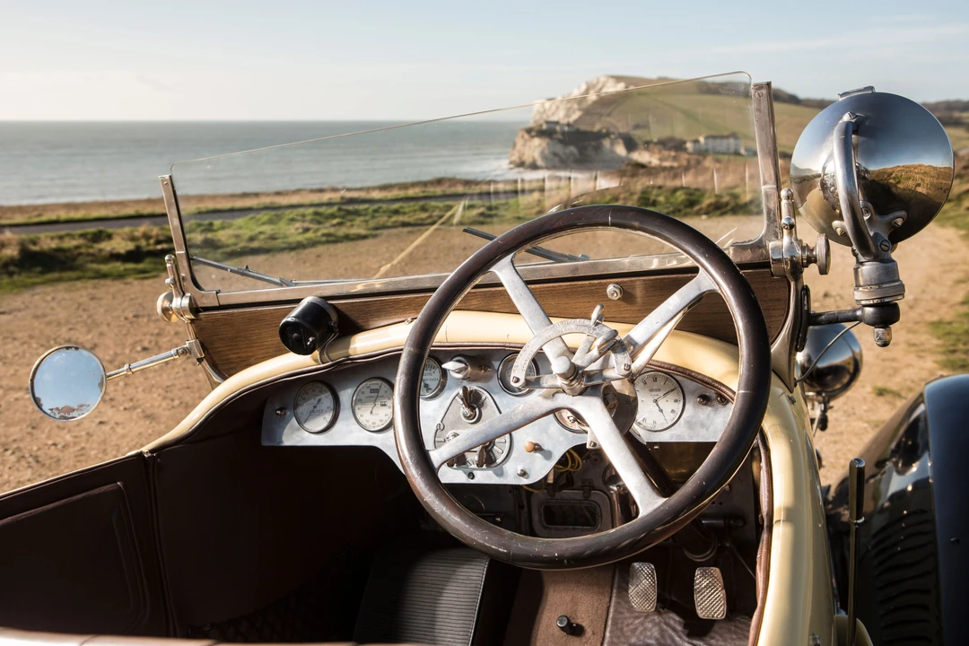 Hispano-Suiza - Image 24 of 31