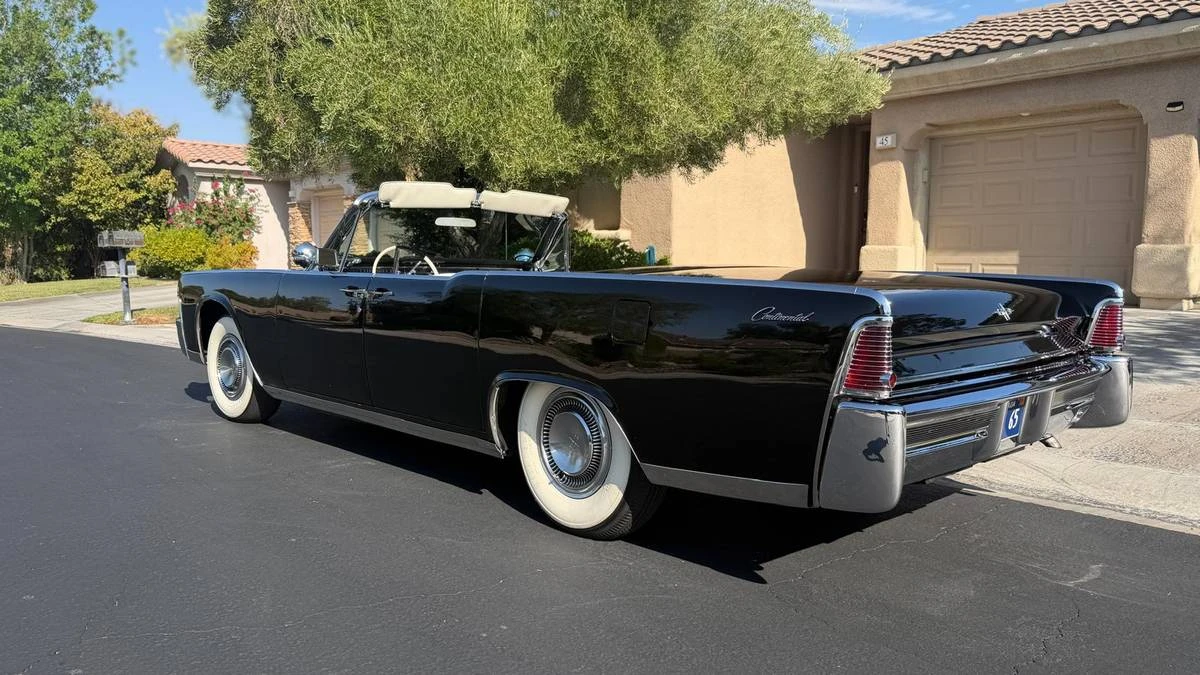 1965 Lincoln Continental 4th Gen - Image 5 of 13