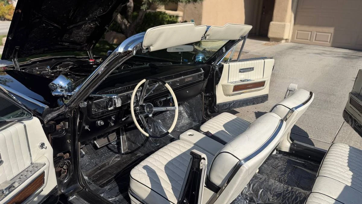 1965 Lincoln Continental 4th Gen - Image 10 of 13