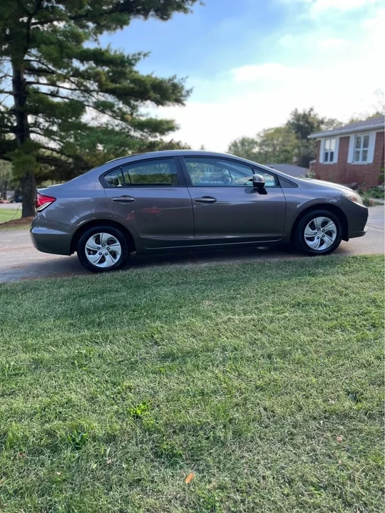 2013 Honda Civic 9th Gen - Image 6 of 9