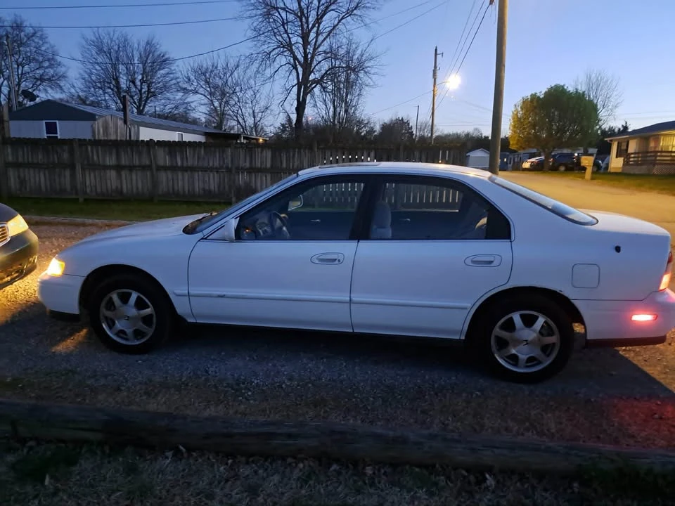 1995 Honda Accord 5th Gen - Image 3 of 3