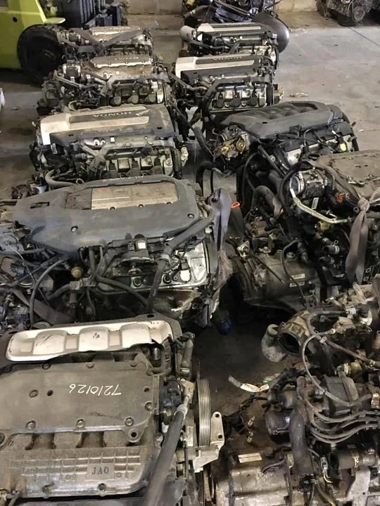 Parts & Memorabilia Engines - Image 1 of 2
