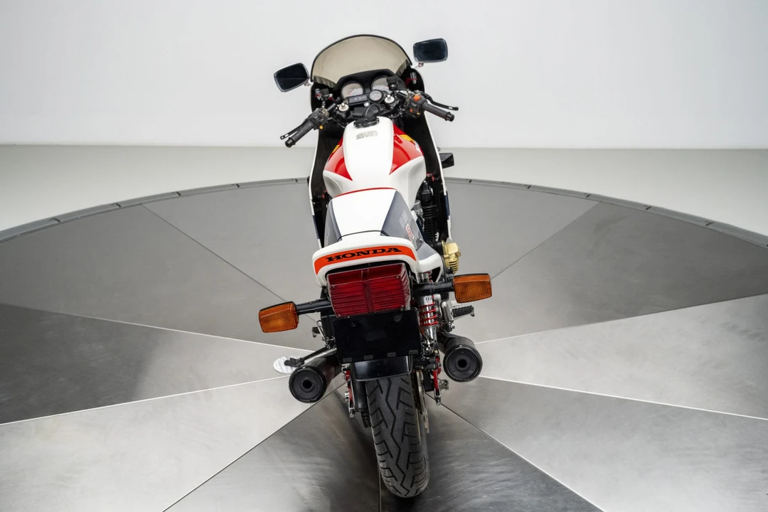 Honda Super Sport: CB750F & CB900F & CB1100F - Image 4 of 31