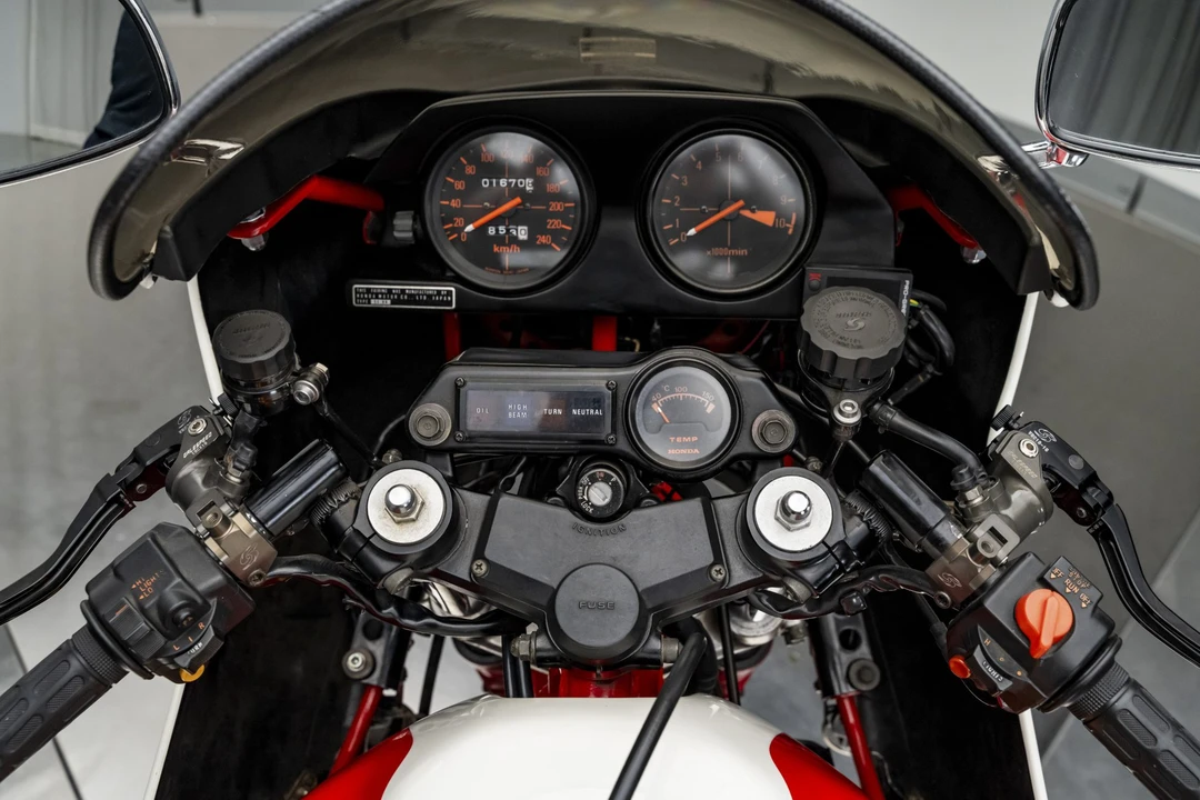 Honda Super Sport: CB750F & CB900F & CB1100F - Image 30 of 31