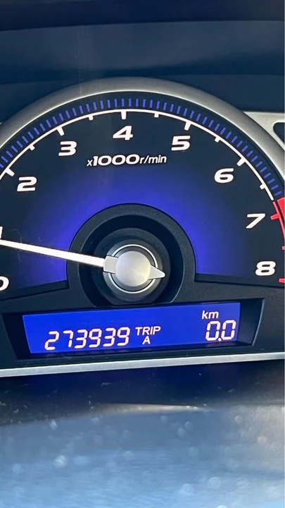 2010 Honda Civic 8th Gen - Image 8 of 9