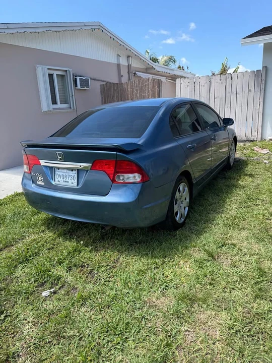 2011 Honda Civic 8th Gen - Image 3 of 7
