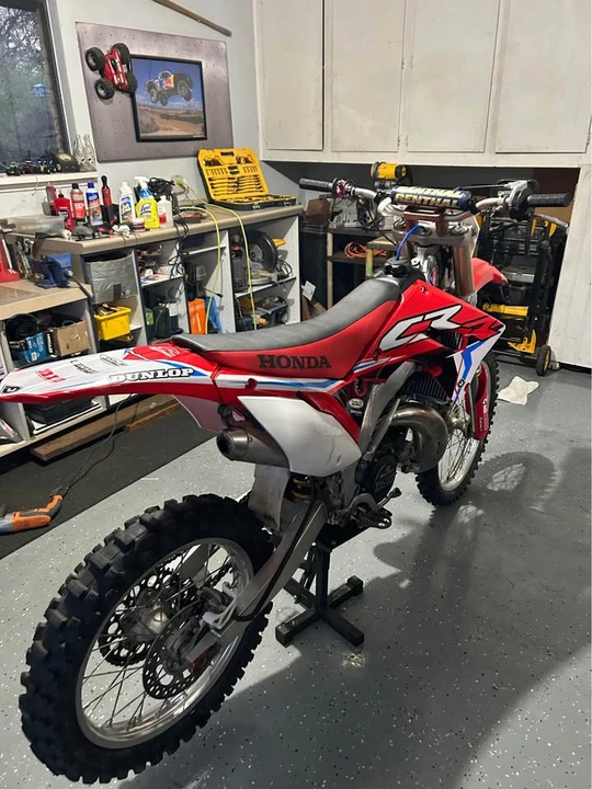 2003 Honda CR - Image 4 of 8