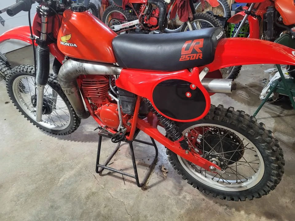 Honda CR - Image 5 of 6