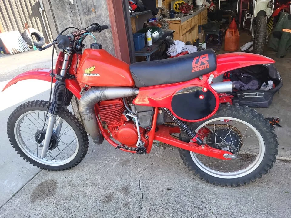 Honda CR - Image 2 of 6