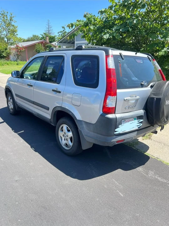 2003 Honda CR-V 2nd Gen - Image 3 of 10