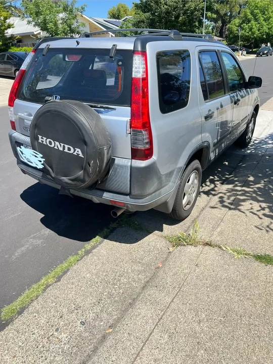 2003 Honda CR-V 2nd Gen - Image 4 of 10