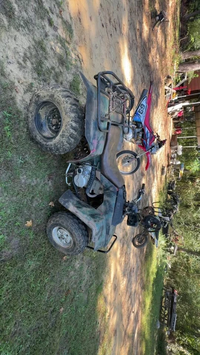 Honda CR - Image 3 of 5
