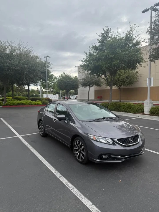 2014 Honda Civic 9th Gen - Image 2 of 10