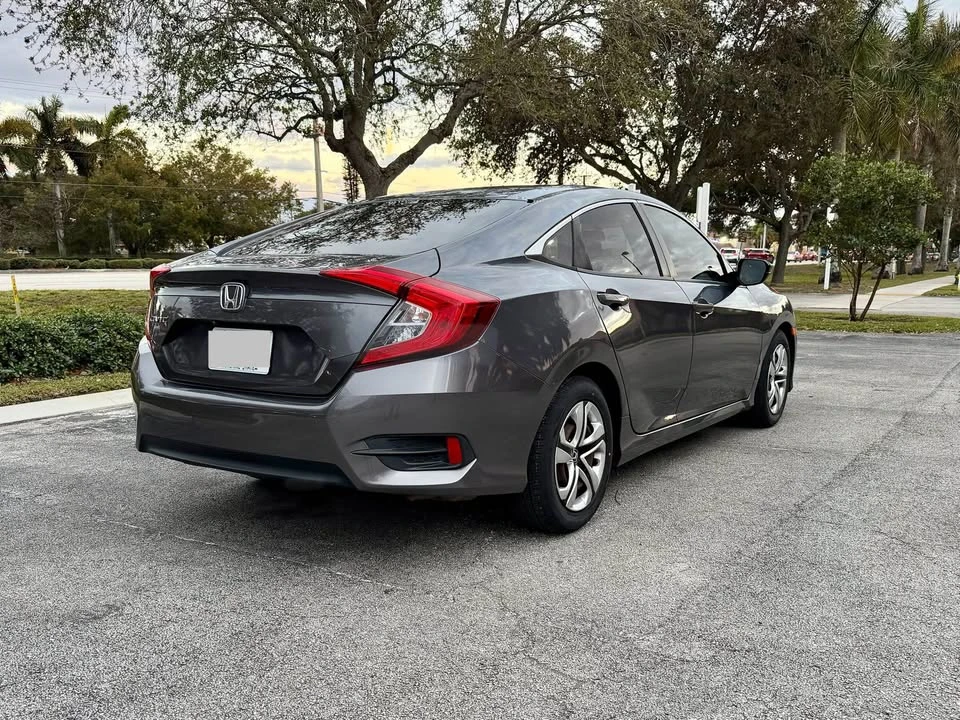 2016 Honda Civic 10th Gen - Image 6 of 9