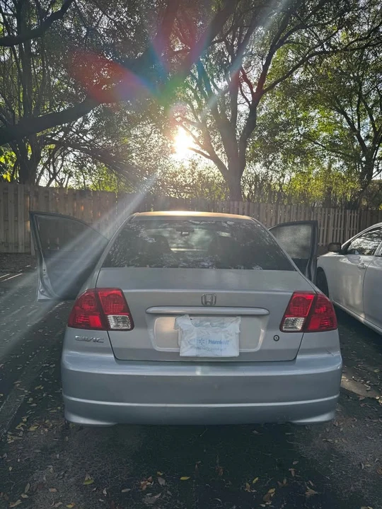 2005 Honda Civic 7th Gen - Image 8 of 9
