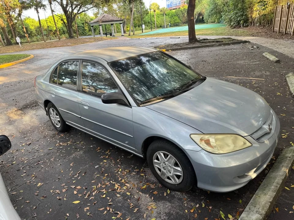 2005 Honda Civic 7th Gen - Image 3 of 9